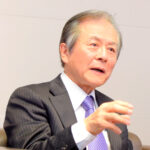 <strong>⼩宮⼭ 宏</strong><br><span class="fz-12px"><span class="fz-14px">(株式会社三菱総合研究所 理事長</span></span> <span class="fz-12px"><span class="fz-14px">東京大学 第28代総長)</span></span>